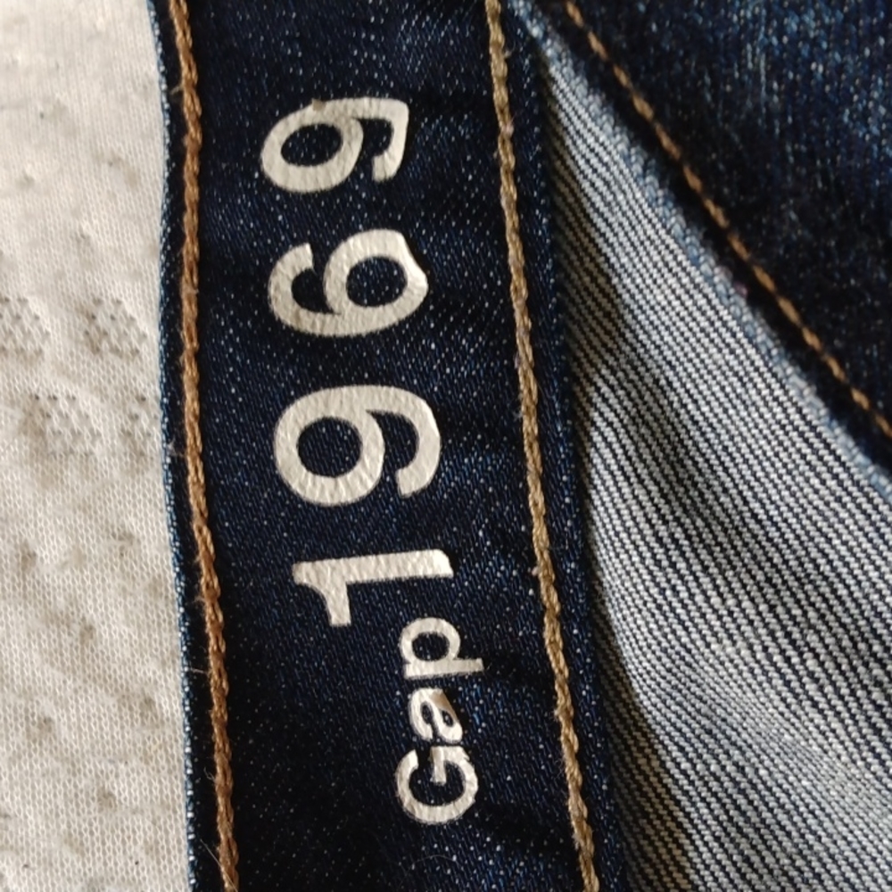 Shorts - Picture 3 of 5